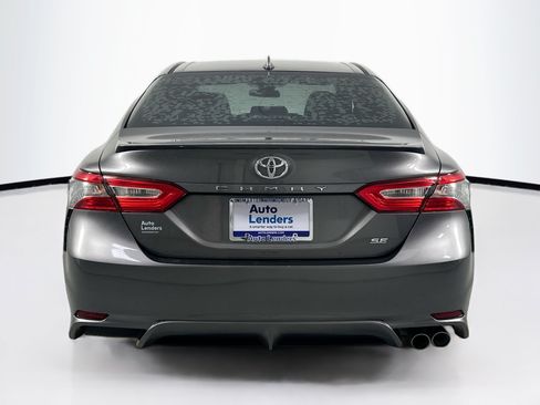 Used 2019 Toyota Camry SE FWD image 6