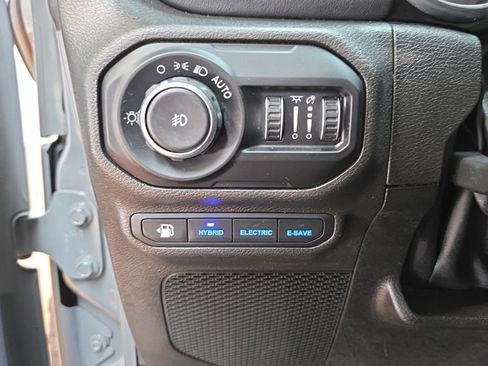 Used 2022 Jeep Wrangler Unlimited Rubicon 4xe AWD/4WD image 25