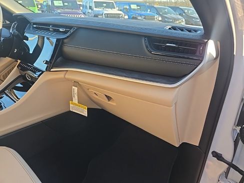 New 2026 Jeep Grand Cherokee Limited AWD/4WD image 82