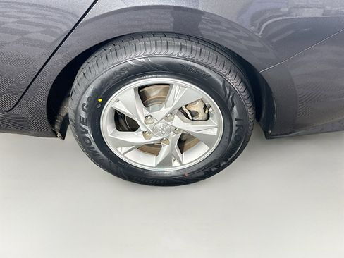 Used 2022 Hyundai Elantra SE w/ Cargo Package image 11