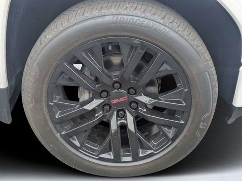Used 2021 GMC Sierra 1500 Denali w/ Denali Carbonpro Edition AWD/4WD image 11