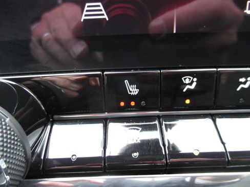 Used 2023 Chevrolet Colorado Z71 w/ Z71 Convenience Package 2 image 21