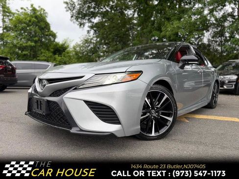 Used 2019 Toyota Camry XSE FWD image 2
