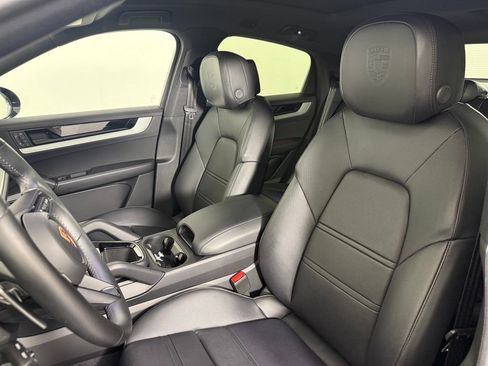 Certified 2026 Porsche Cayenne Coupe AWD/4WD image 5