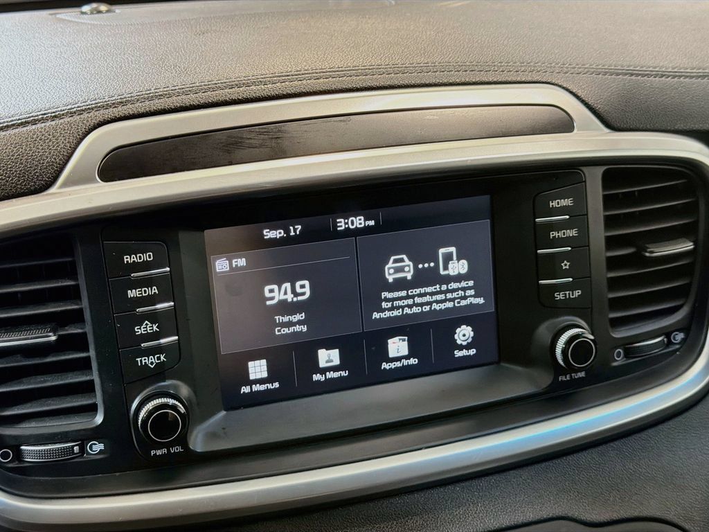 Used 2020 Kia Sorento AWD V6 image 11