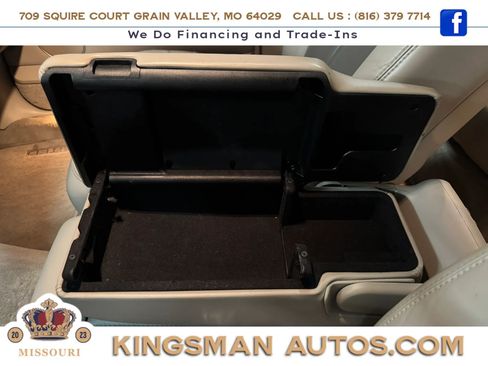 Used 2004 Lincoln Town Car Ultimate RWD image 25
