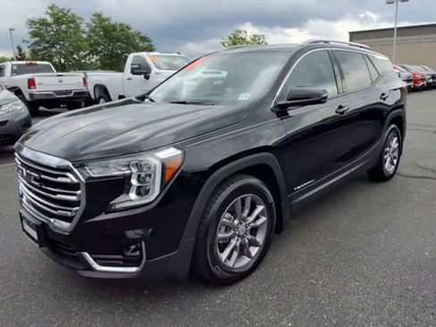 Certified 2023 GMC Terrain SLT w/ Tech Package AWD/4WD image 4