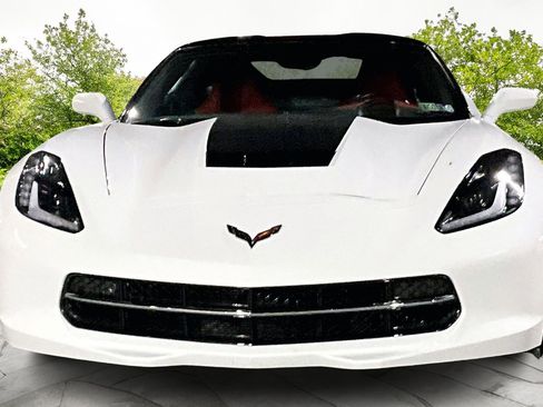 Used 2015 Chevrolet Corvette Z51 3LT w/ 3LT Preferred Equipment Group image 3