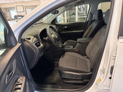 Used 2023 Chevrolet Equinox LT image 15