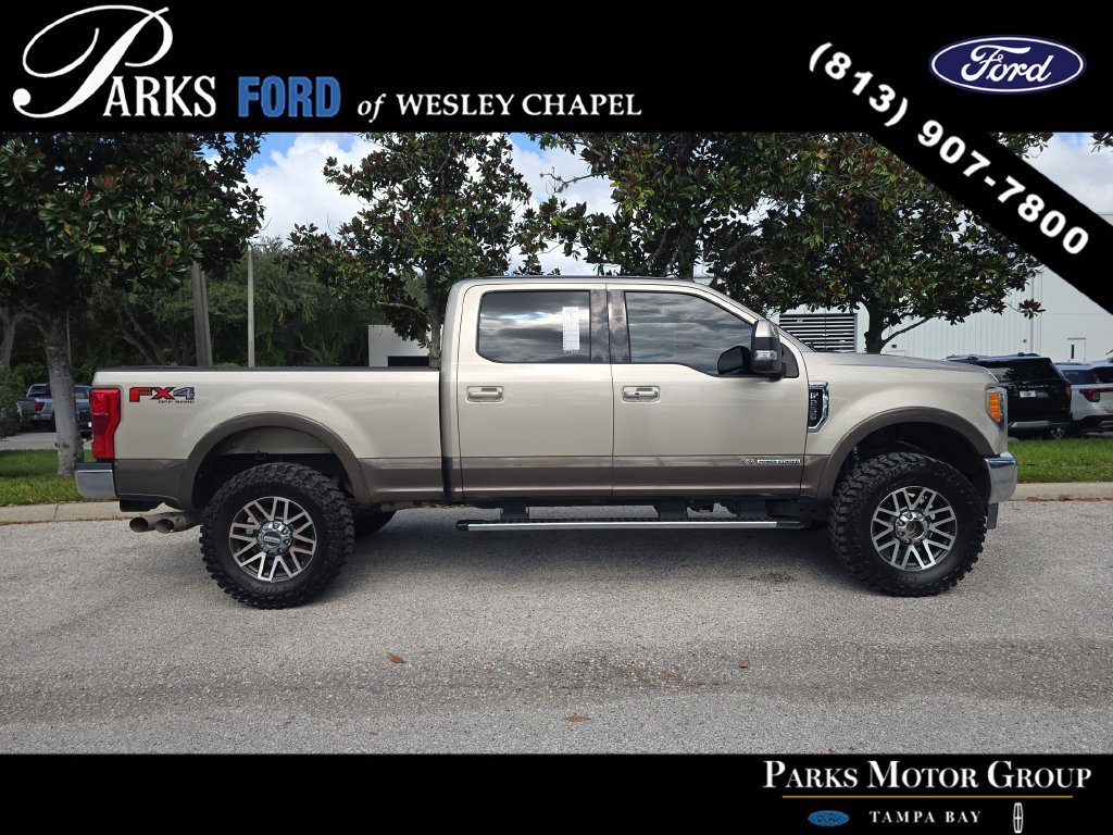 Used 2017 Ford F250 Lariat w/ Lariat Ultimate Package AWD/4WD image 4