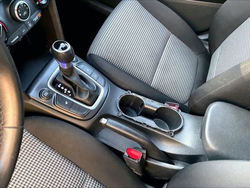 Used 2019 Hyundai Kona SEL image 17