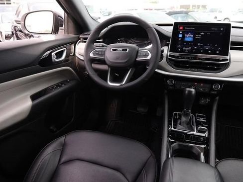 Used 2025 Jeep Compass Limited AWD/4WD image 22