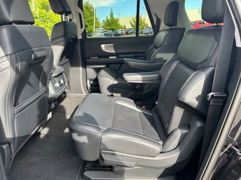 Used 2025 Ford Expedition Max Platinum AWD/4WD image 25