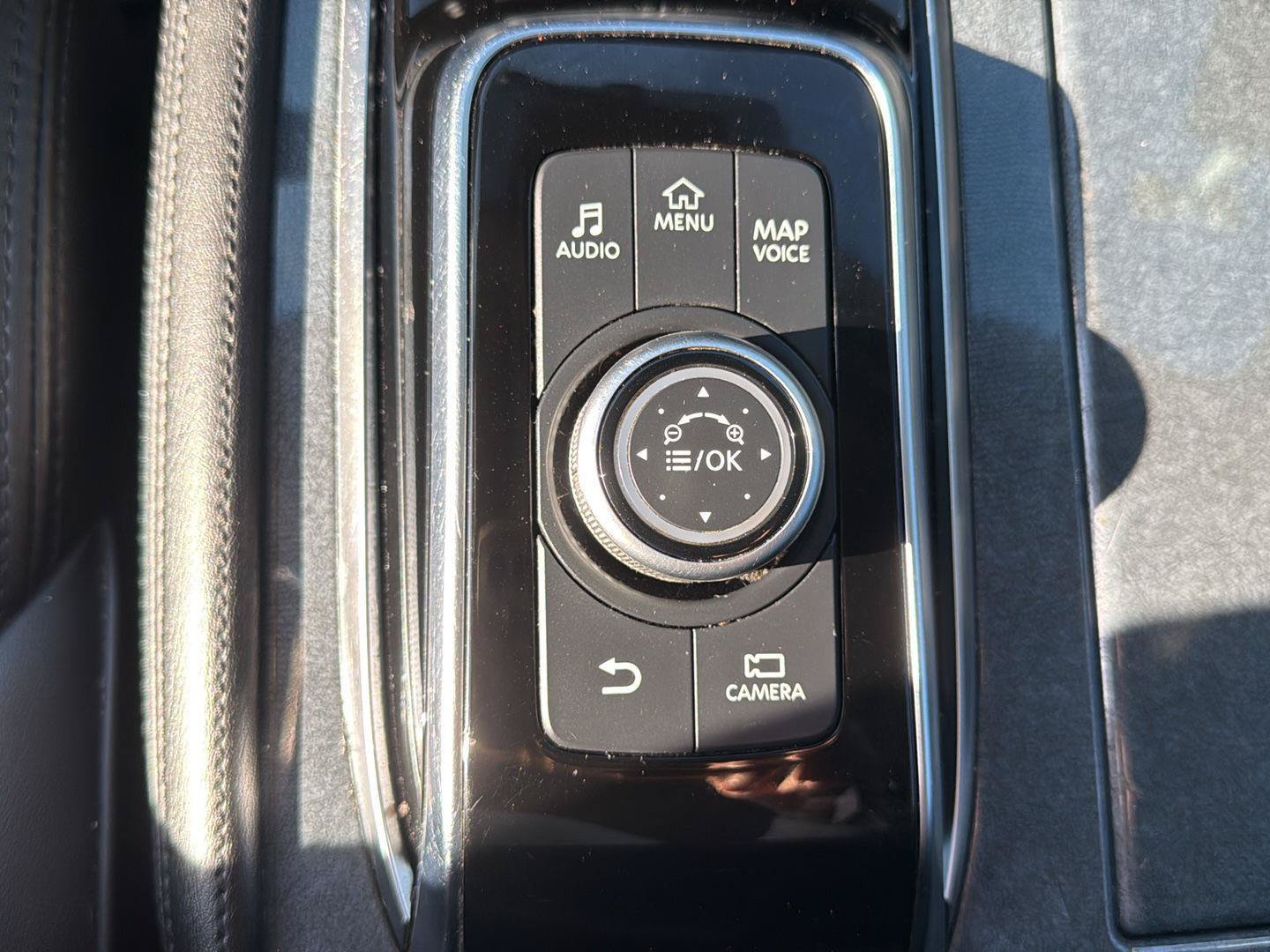 Used 2023 Nissan Armada SV w/ Cargo Package AWD/4WD image 21