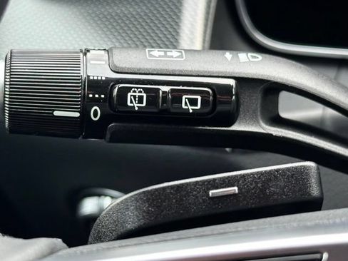 New 2026 Mercedes-Benz GLC 300 4MATIC image 23
