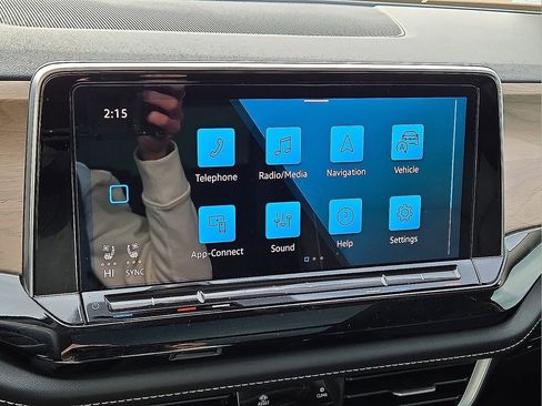 Used 2024 Volkswagen Atlas SE image 27