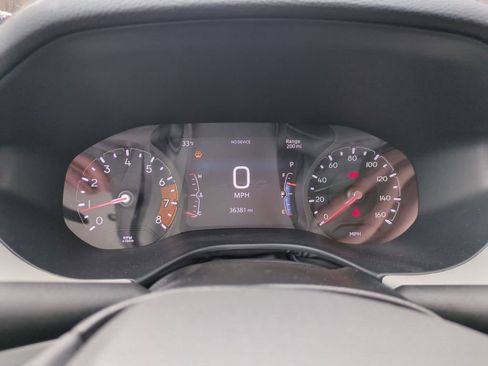 Used 2025 Jeep Compass Limited image 11