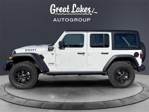 Used 2024 Jeep Wrangler Unlimited image 2
