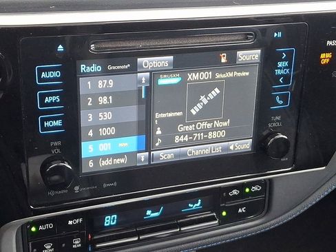 Used 2017 Toyota Corolla SE w/ SE Premium Package image 18