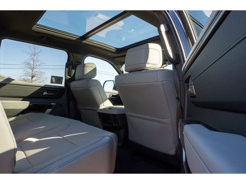 Used 2026 Toyota Tundra Limited AWD/4WD image 15