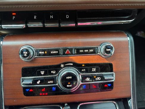 Used 2022 Lincoln Aviator Reserve w/ Elements Package Plus RWD image 12