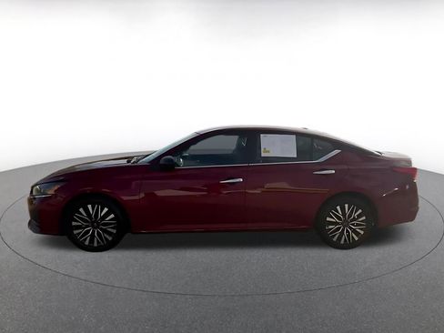 Used 2025 Nissan Altima 2.5 SV image 7