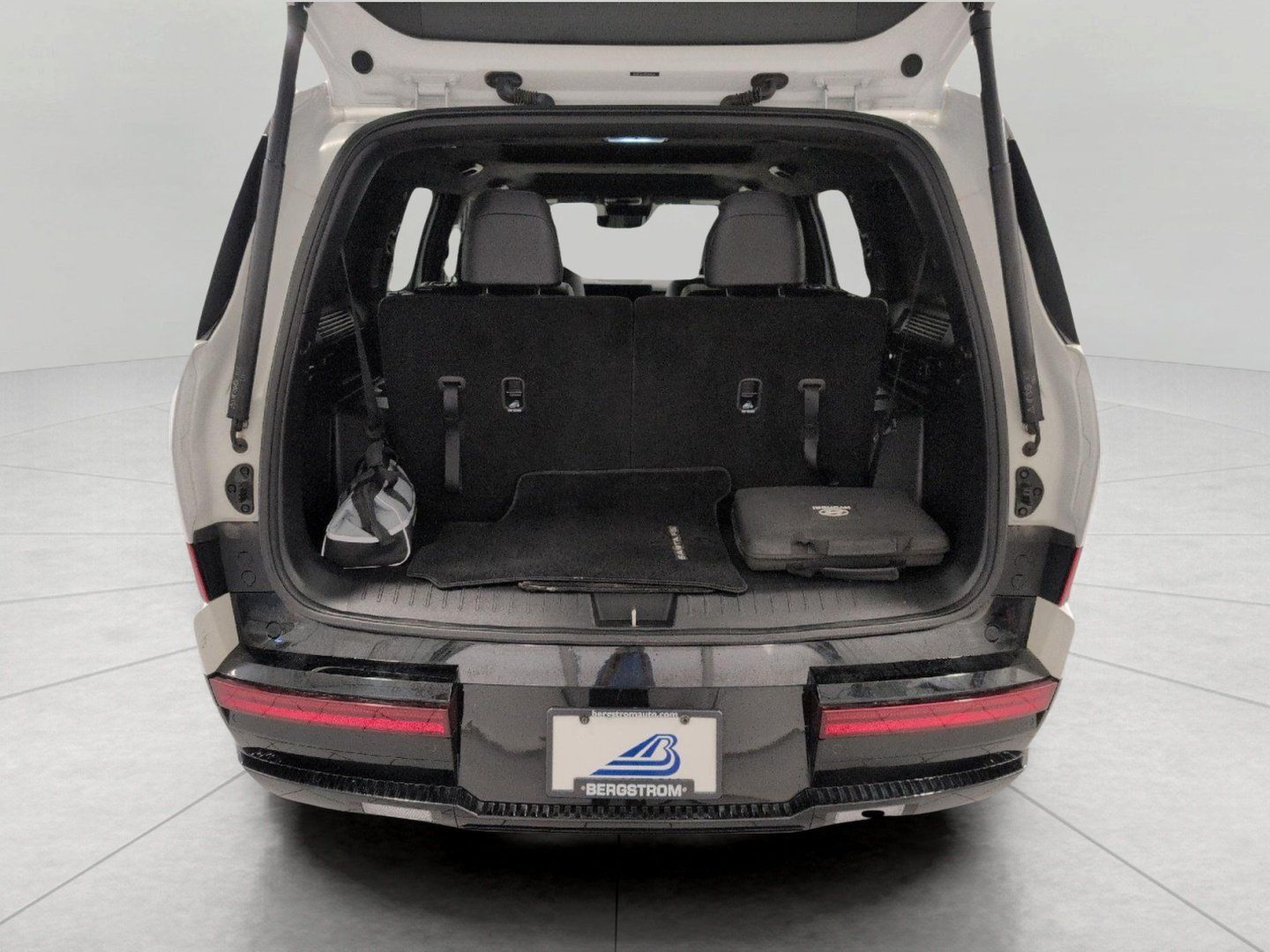 Used 2025 Hyundai Santa Fe Calligraphy AWD/4WD image 15