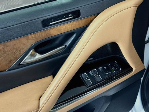 Used 2022 Lexus LX 600 4WD w/ Interior Upgrade Package image 18