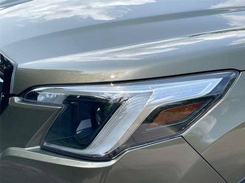 Used 2022 Subaru Forester Touring AWD/4WD image 9