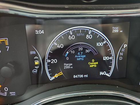 Used 2019 Jeep Grand Cherokee Laredo AWD/4WD image 18