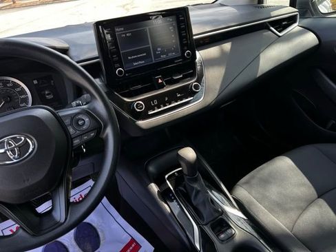 Used 2022 Toyota Corolla LE image 37