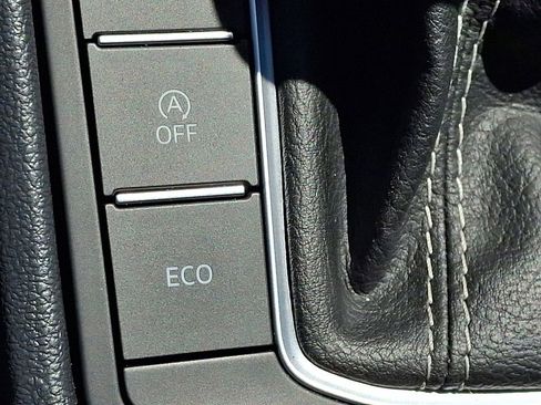 Used 2024 Volkswagen Jetta SE FWD image 27