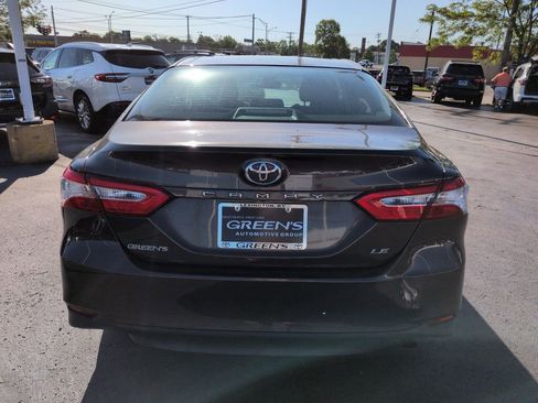 Used 2018 Toyota Camry LE w/ Moonroof Package FWD image 4
