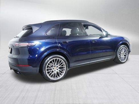 Used 2022 Porsche Cayenne Platinum Edition image 7