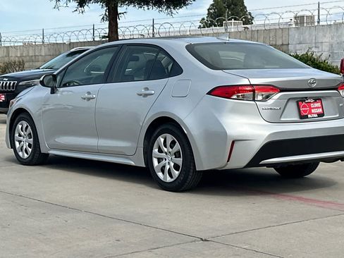 Used 2021 Toyota Corolla LE FWD image 7