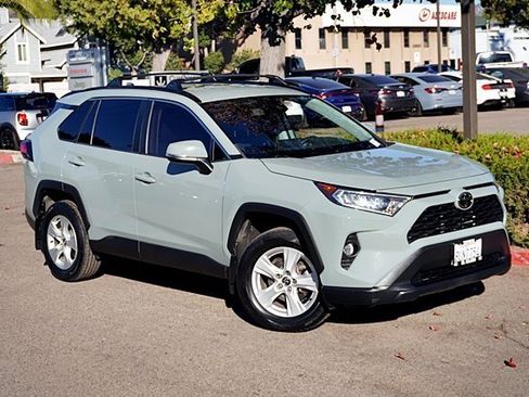 Used 2021 Toyota RAV4 XLE image 3