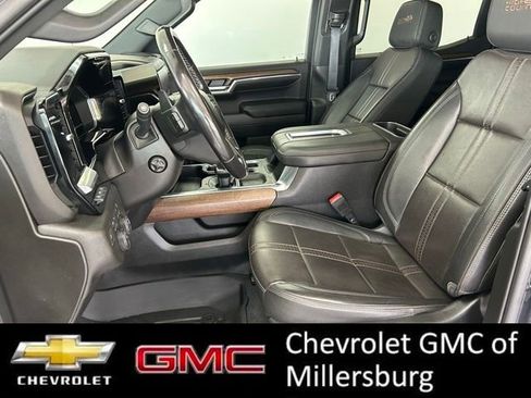 Used 2022 Chevrolet Silverado 1500 High Country w/ Technology Package AWD/4WD image 17