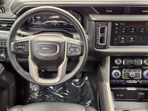 Used 2023 GMC Yukon XL Denali AWD/4WD image 27