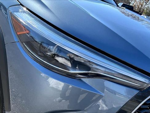 Used 2025 Toyota Corolla Cross XLE w/ Convenience Package image 28