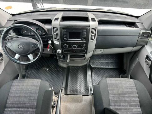 Used 2018 Mercedes-Benz Sprinter 2500 image 21