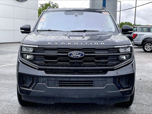 Certified 2025 Ford Expedition Active RWD image 2