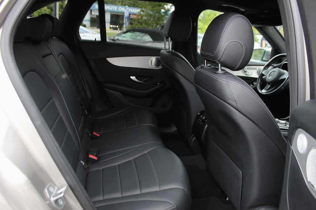 Used 2019 Mercedes-Benz GLC 300 4MATIC image 26