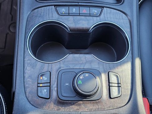 Used 2023 GMC Acadia Denali w/ Denali Technology Package image 29