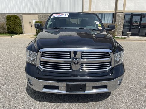 Used 2019 RAM 1500 Classic SLT w/ SLT Plus D←cor Group AWD/4WD image 9