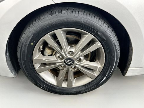 Used 2018 Hyundai Elantra SEL FWD image 11