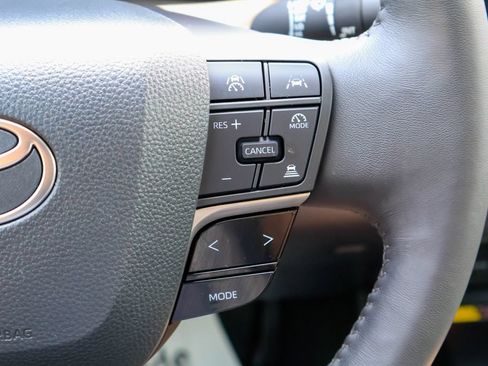 Used 2025 Toyota Camry LE w/ Convenience Package FWD image 15