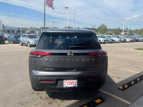 Used 2022 Nissan Pathfinder SV w/ SV Premium Package AWD/4WD image 4