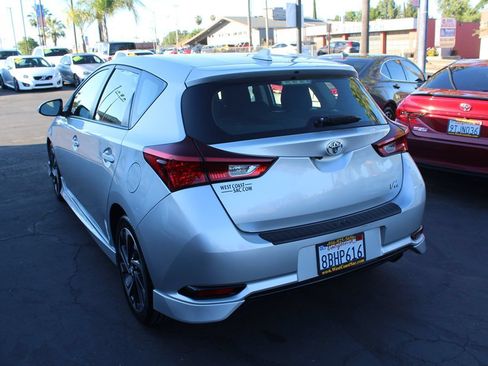 Used 2018 Toyota Corolla iM w/ Carpet Mat Package (TMS) FWD image 5