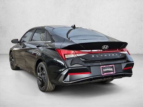 New 2026 Hyundai Elantra SEL Sport Premium image 9