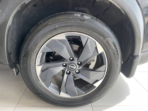 Used 2024 Nissan Rogue SV FWD image 17